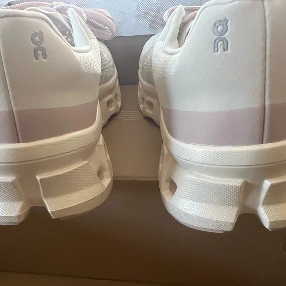 NIB On Cloudmonster Running Shoe Moon / Fawn Women Size 10 - Picture 4 of 7